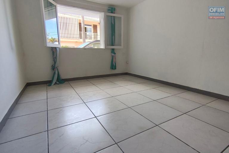 Location Local commercial TAMPON – photo 2 sur 3