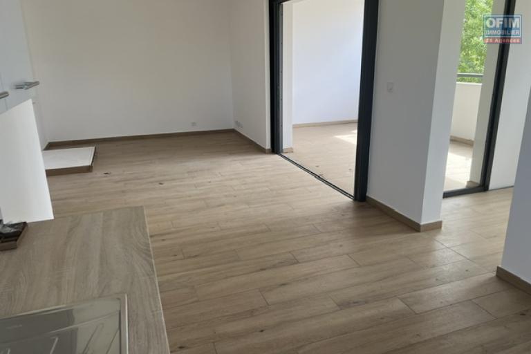 Location Appartement ETANG SALE – photo 4 sur 13 – Cuisine ouverte