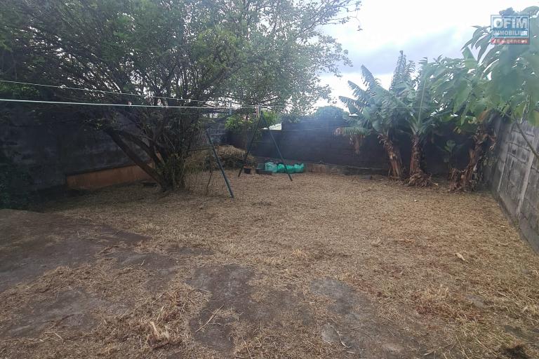 Vente Maison / Villa SAINTE SUZANNE – photo 5 sur 8 – Jardin arboré