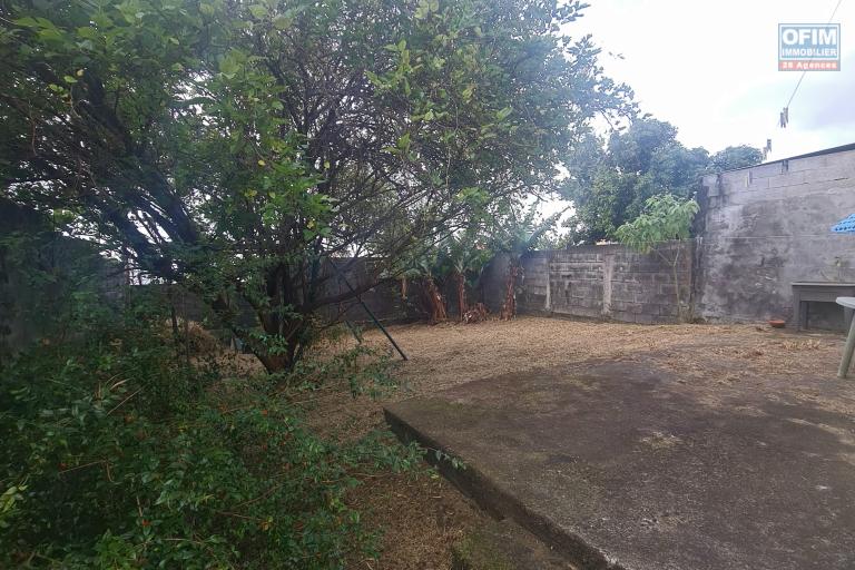 Vente Maison / Villa SAINTE SUZANNE – photo 7 sur 8 – Cour