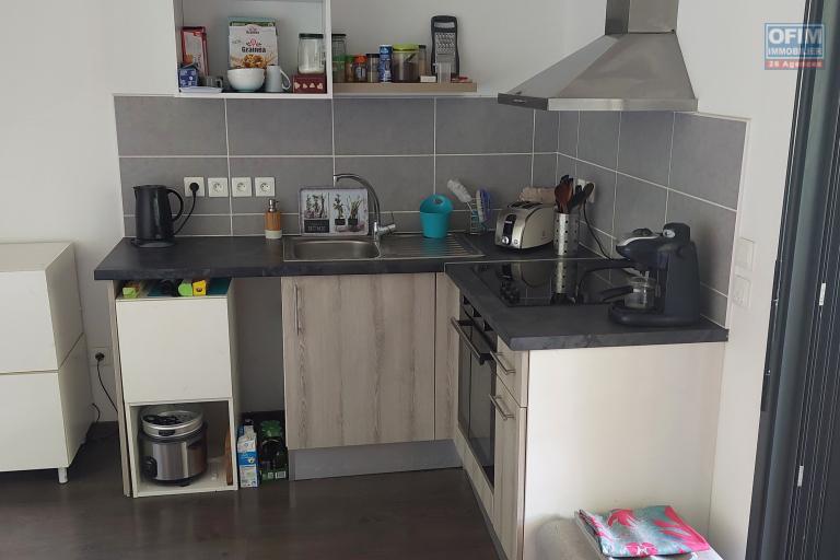 Location meublé Appartement SAINT LEU – photo 2 sur 9 – Cuisine équipée