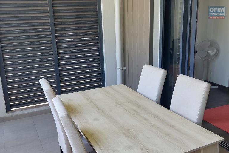 Location meublé Appartement SAINT LEU – photo 3 sur 9 – Une varangue spacieuse