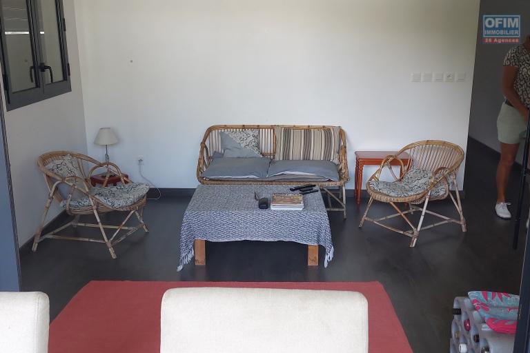 Location meublé Appartement SAINT LEU – photo 4 sur 9 – Salon