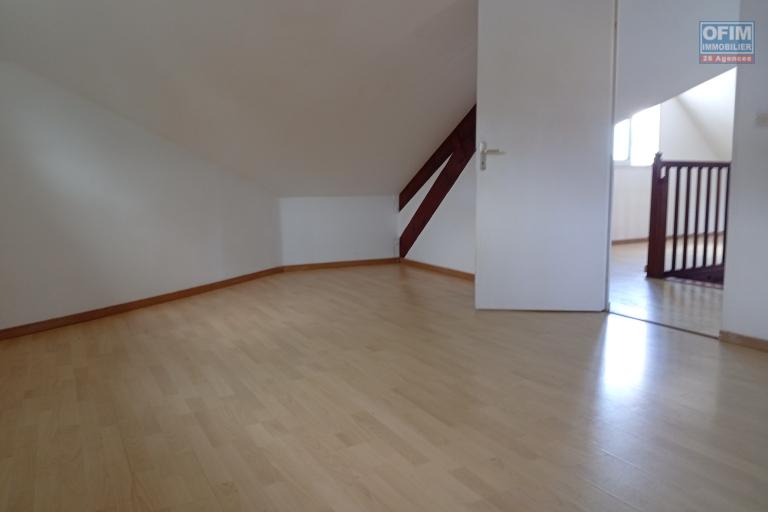 Location Maison / Villa SAINT LEU – photo 4 sur 13 – Mezzanine lumineuse