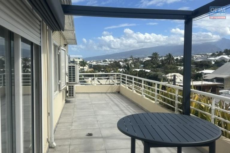 Location meublé Appartement SAINT PIERRE – photo 2 sur 9 – Terrasse