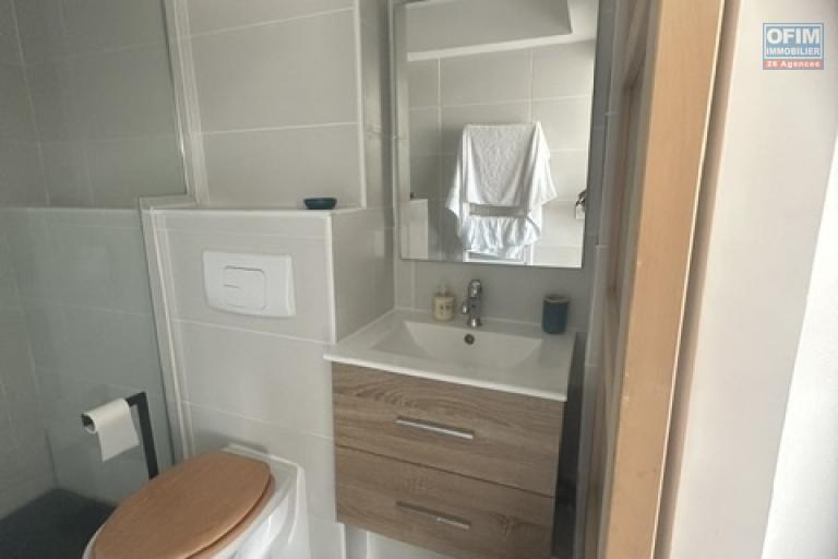 Location meublé Appartement SAINT PIERRE – photo 7 sur 9 – Salle d'eau