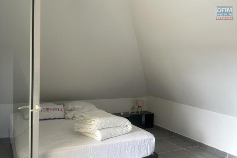 Location meublé Appartement SAINT PIERRE – photo 8 sur 9 – Chambre
