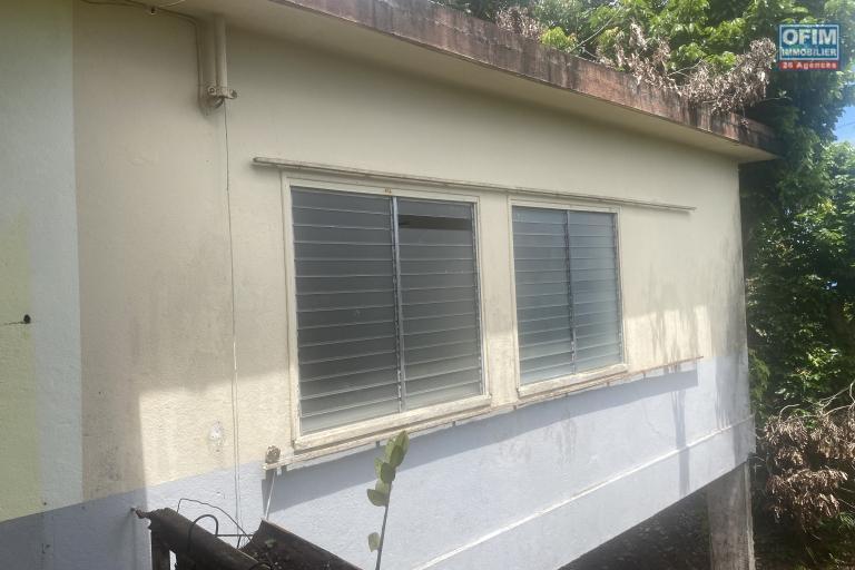 Vente Maison / Villa POSSESSION – photo 8 sur 10 – Façade