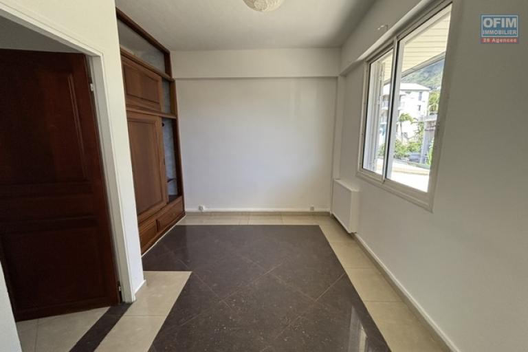 Location Maison / Villa SAINT DENIS – photo 8 sur 16