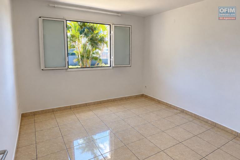 Vente Maison / Villa SAINTE ANNE – photo 6 sur 9 – Chambre lumineuse