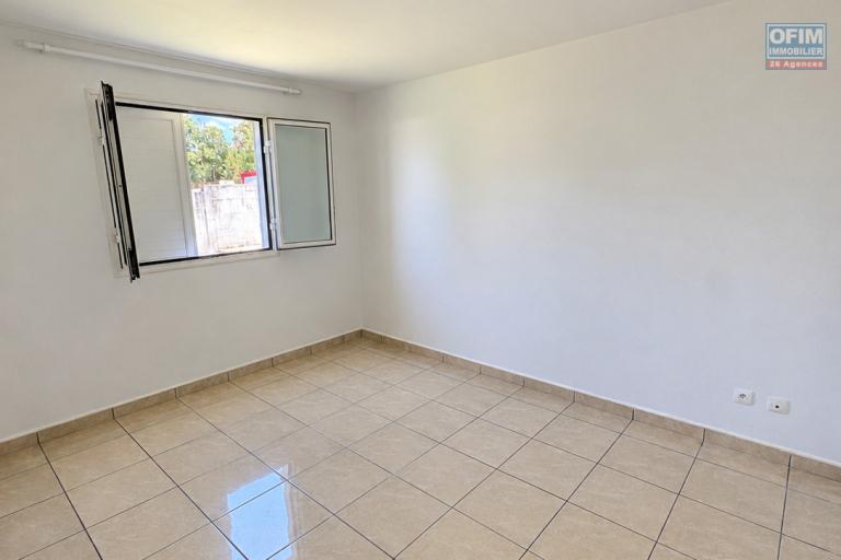 Vente Maison / Villa SAINTE ANNE – photo 8 sur 9 – Chambre lumineuse
