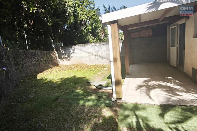 Location Maison / Villa SAINT JOSEPH – photo 2 sur 16 – Jardin