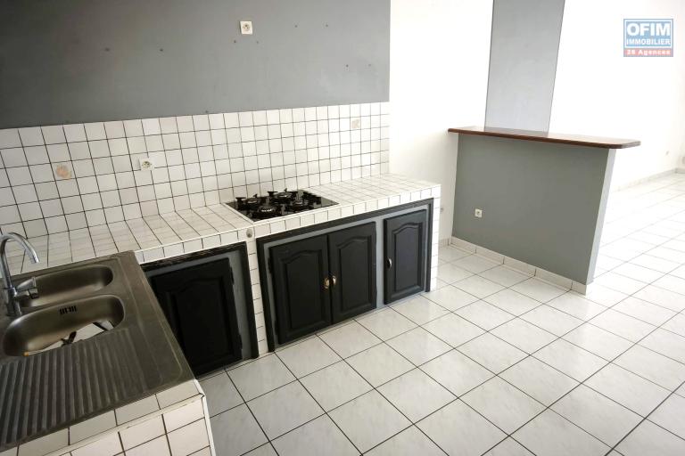 Location Maison / Villa SAINT JOSEPH – photo 13 sur 16 – Cuisine