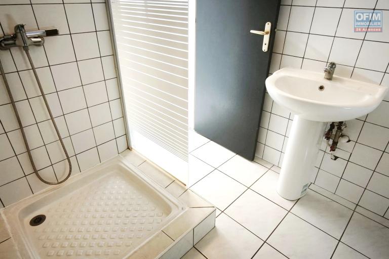 Location Maison / Villa SAINT JOSEPH – photo 12 sur 16 – Salle d'eau