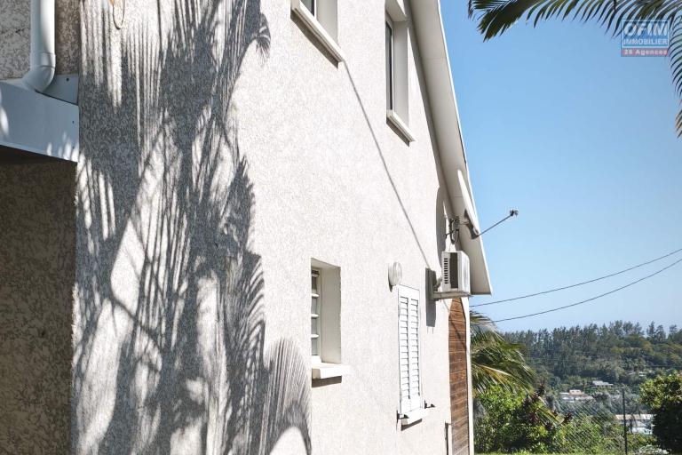 Location Maison / Villa SAINT JOSEPH – photo 4 sur 16 – Vue extérieure