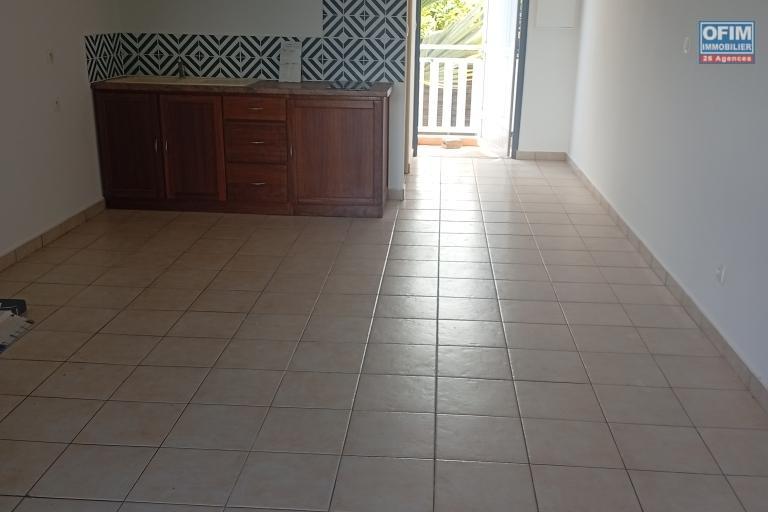 Location Appartement SALINE LES BAINS – photo 4 sur 5 – Cuisine ouverte