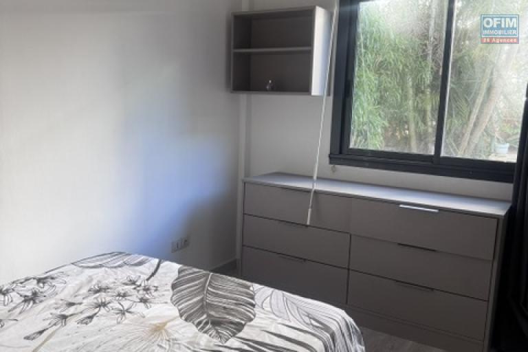 Location meublée Appartement SAINT DENIS – photo 7 sur 12 – Chambre lumineuse