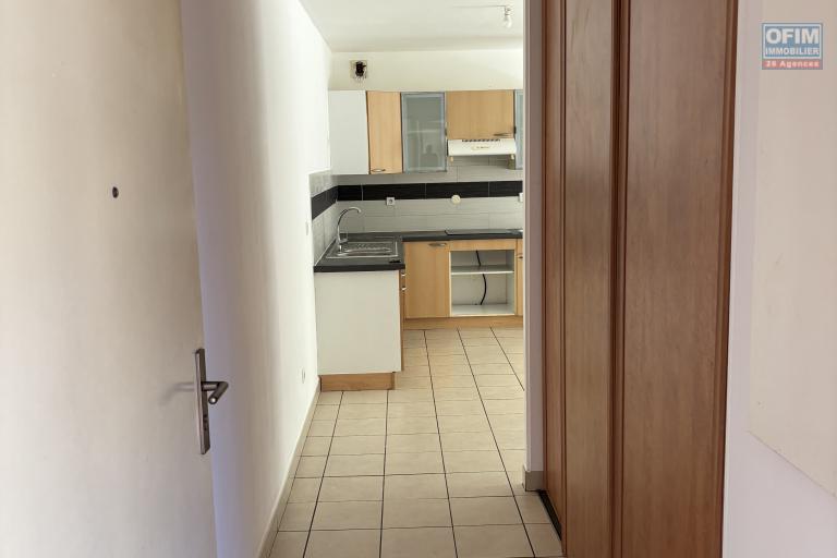 Location Appartement SAINT DENIS – photo 9 sur 9 – Cuisine