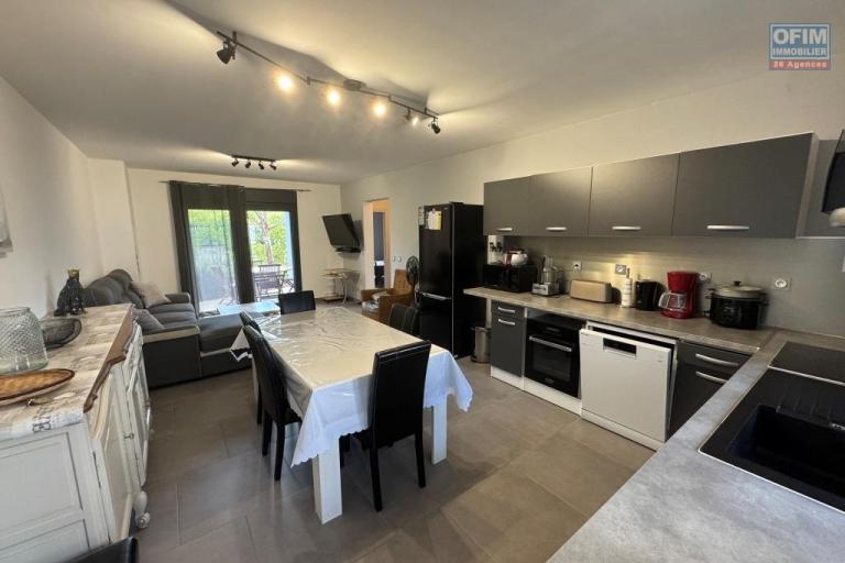 A louer superbe appartement de type F3 MEUBLE, résidence récente, secteur calme