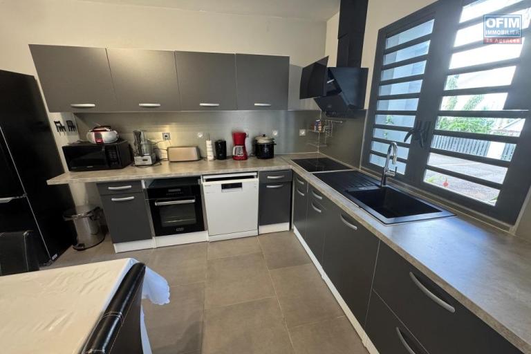 Location Appartement TAMPON – photo 2 sur 10 – Cuisine équipée