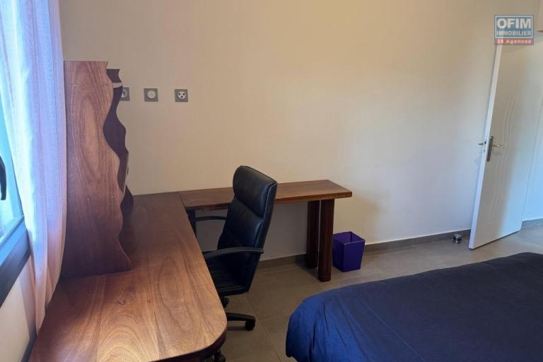 Location Appartement TAMPON – photo 8 sur 10 – Bureau