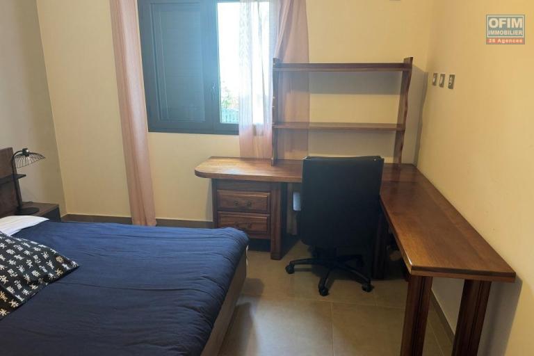 Location Appartement TAMPON – photo 9 sur 10 – Chambre