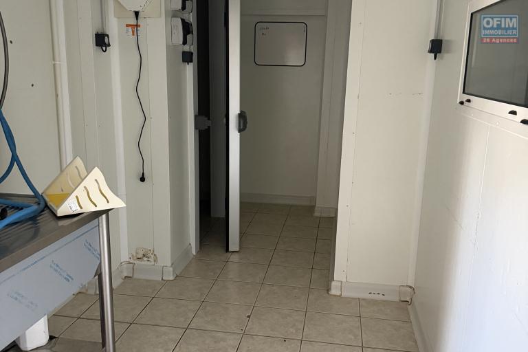 Location Local commercial SAINT PIERRE - RAVINE DES CABRIS – photo 11 sur 14