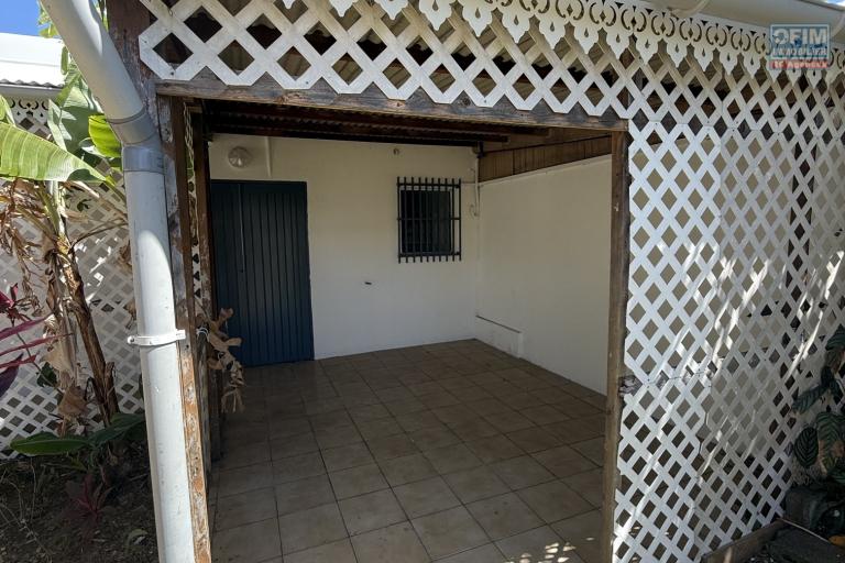 Location Maison / Villa SAINT PIERRE - RAVINE DES CABRIS – photo 3 sur 17 – Terrasse