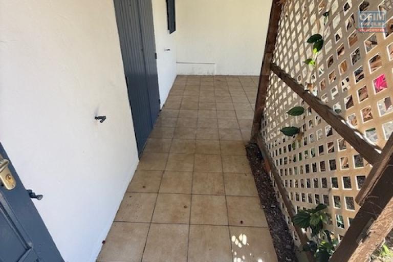 Location Maison / Villa SAINT PIERRE - RAVINE DES CABRIS – photo 8 sur 17 – Dégagement