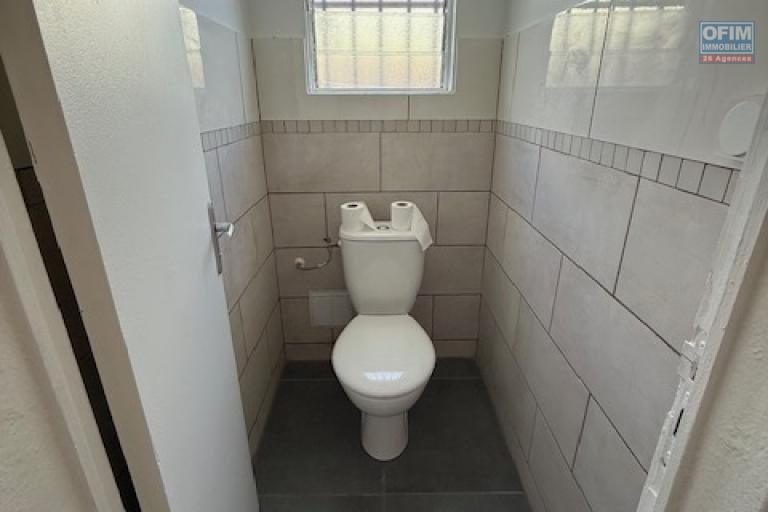 Location Maison / Villa SAINT PIERRE - RAVINE DES CABRIS – photo 17 sur 17 – WC