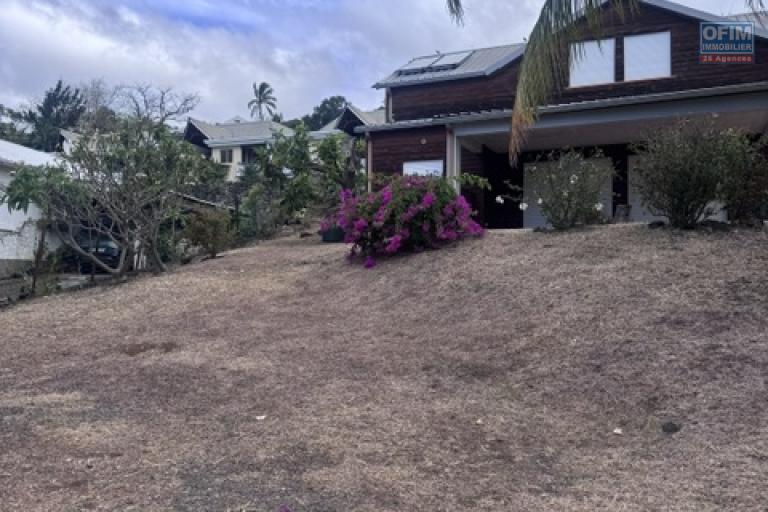 Location Maison / Villa SAINTE CLOTILDE – photo 2 sur 45 – Jardin