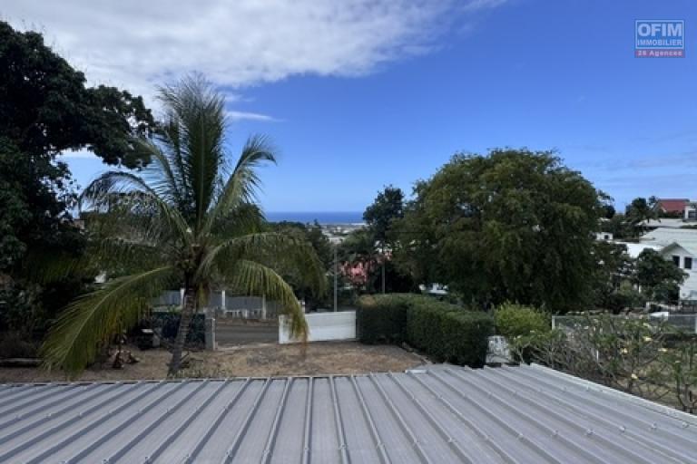 Location Maison / Villa SAINTE CLOTILDE – photo 5 sur 45 – Vue mer