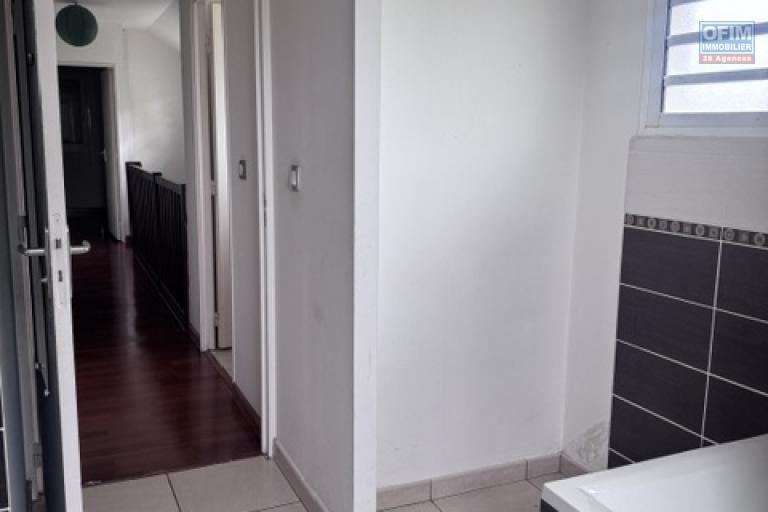 Location Maison / Villa SAINTE CLOTILDE – photo 45 sur 45 – Dégagement