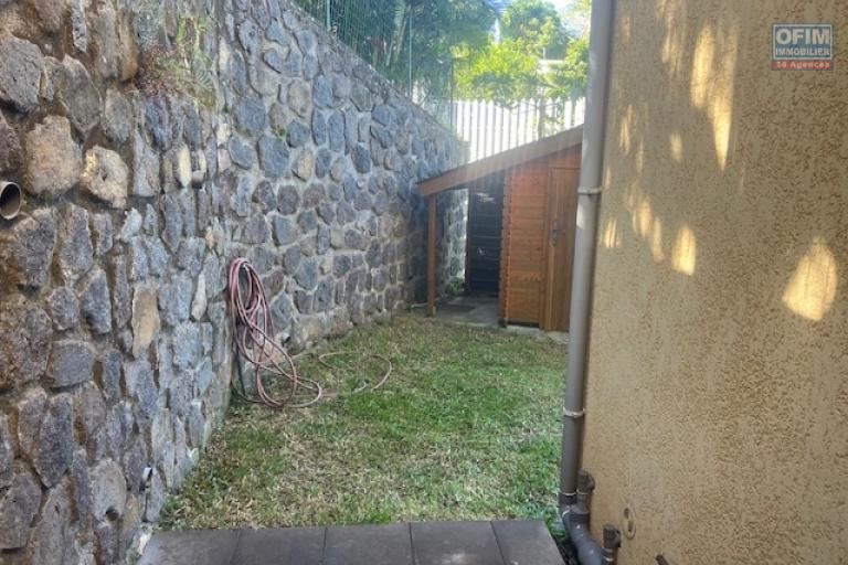 Location Appartement AVIRONS – photo 8 sur 9 – Cour