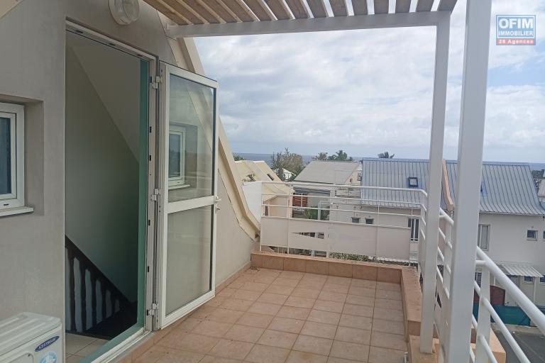 Location meublé Appartement SALINE LES BAINS – photo 6 sur 12 – Terrasse avec vue mer