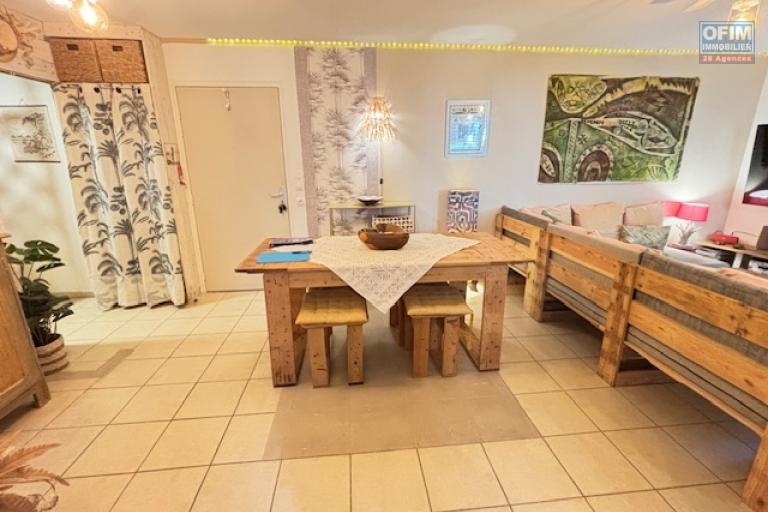 Location Appartement SAINT DENIS - LA MONTAGNE – photo 14 sur 14 – Salle à manger