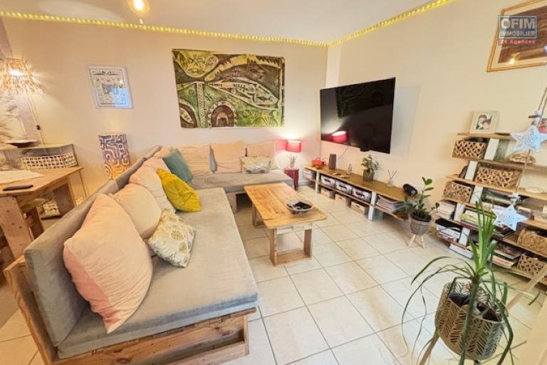 Location Appartement SAINT DENIS - LA MONTAGNE – photo 6 sur 14 – Pièce de vie