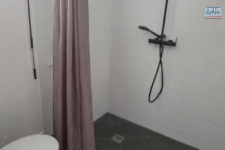Location Appartement TAMPON – photo 4 sur 6 – Salle d'eau