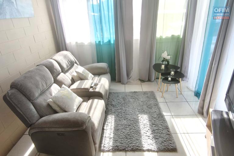 Vente Maison / Villa SAINT JOSEPH – photo 4 sur 12 – Salon lumineux