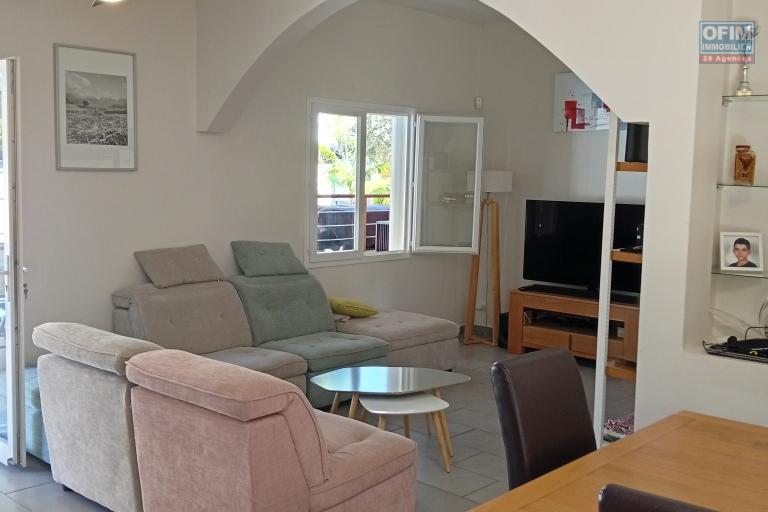 Vente Maison / Villa SAINT PIERRE – photo 2 sur 4 – Séjour