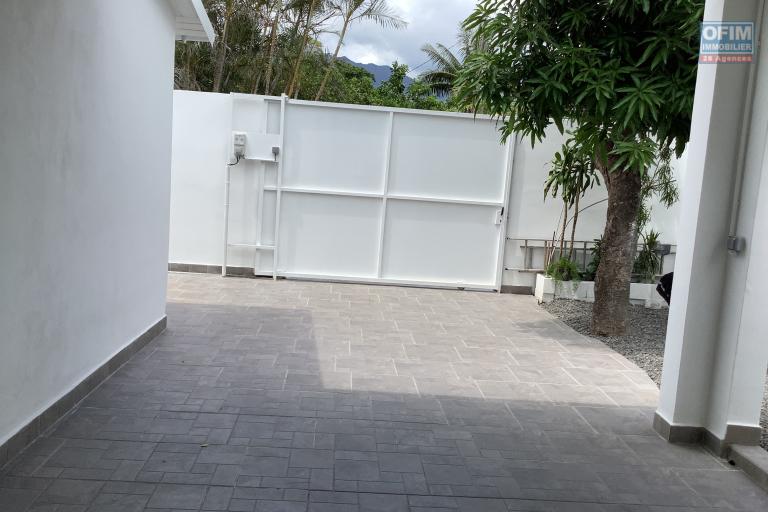 Location Maison / Villa SAINT LOUIS – photo 7 sur 7 – Cour