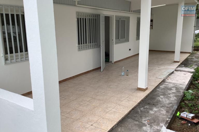 Location Maison / Villa SAINT LOUIS – photo 2 sur 7 – Terrasse