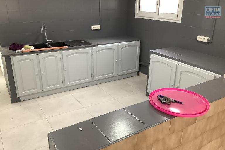 Location Maison / Villa SAINT LOUIS – photo 7 sur 7 – Cuisine équipée