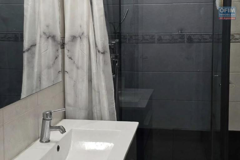 Location Maison / Villa BRAS PANON – photo 6 sur 7 – Salle d'eau