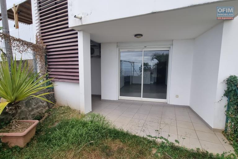 Vente Appartement SAINTE CLOTILDE – photo 6 sur 11 – Terrasse