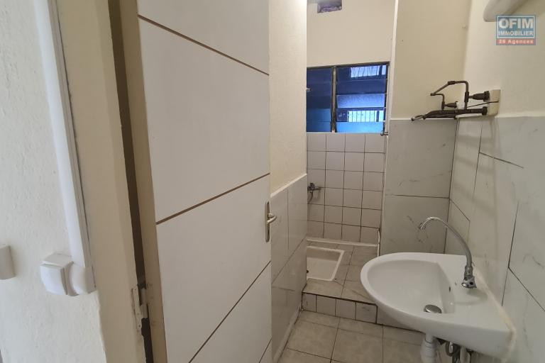Location Maison / Villa SAINTE SUZANNE – photo 7 sur 13 – Salle d'eau