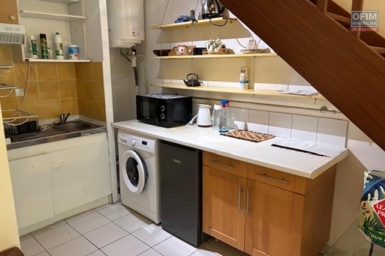 Location meublée Appartement SAINT DENIS – photo 3 sur 5 – Cuisine équipée