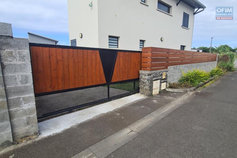 Location Maison / Villa SAINTE SUZANNE – photo 4 sur 17 – Façade