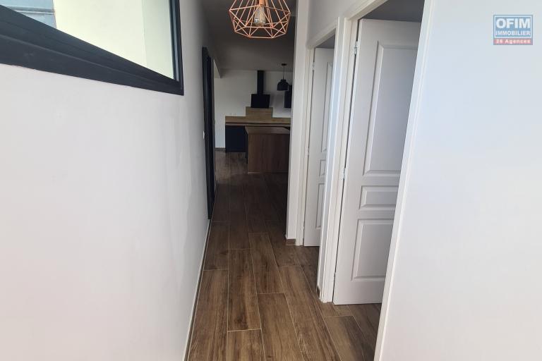Location Maison / Villa SAINTE SUZANNE – photo 5 sur 17 – Dégagement