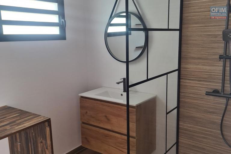 Location Maison / Villa SAINTE SUZANNE – photo 9 sur 17 – Salle d'eau